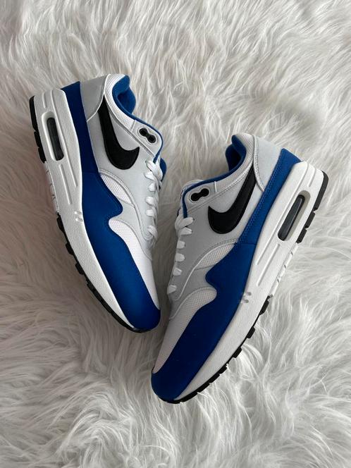 Nike Air Max 1 blauw zwart wit EU 44 Nieuw in Doos, Kleding | Heren, Schoenen, Nieuw, Sneakers of Gympen, Overige kleuren, Ophalen of Verzenden