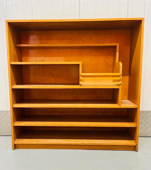 Antieke schoolkast dressoir boekenkast vintage kast, Antiek en Kunst, Antiek | Meubels | Kasten, Ophalen