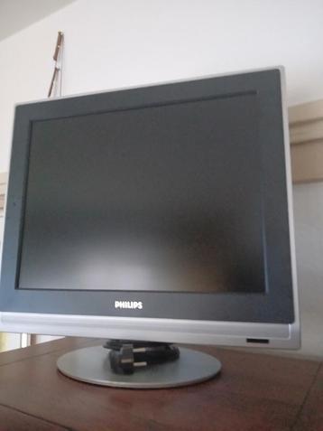 Mooie flatscreen met vele aansluitingen . beschikbaar voor biedingen