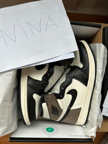 Jordan 1 Dark Mocha 40.5 beschikbaar voor biedingen