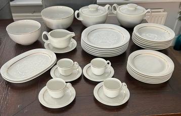 Vintage Arzberg servies beschikbaar voor biedingen