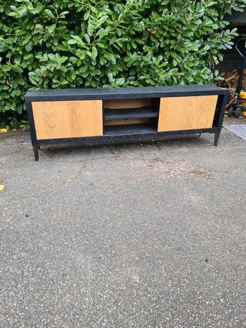 Nieuw industrieel tv meubel eiken fineer 205x64x40cm €235 beschikbaar voor biedingen