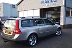 Volvo V70 2.0F Kinetic Seashell Metallic 146 pk, Auto's, Voorwielaandrijving, Zwart, Leder en Stof, V70