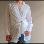 Shoeby overslag blouse met gouden gesp, Kleding | Dames, Blouses en Tunieken, Ophalen of Verzenden, Nieuw