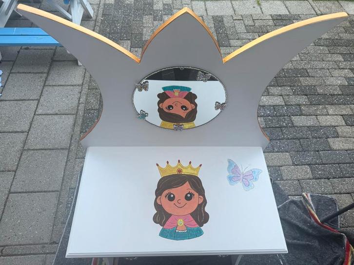 Prinsessen Tafeltje, make up tafel - Kinderkamer Decoratie, Kinderen en Baby's, Kinderkamer | Tafels en Stoelen, Zo goed als nieuw