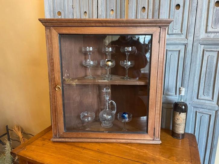 Eiken Hoekvitrine Vitrinekastje Verzamelkastje Frans antiek, Antiek en Kunst, Antiek | Woonaccessoires, Ophalen