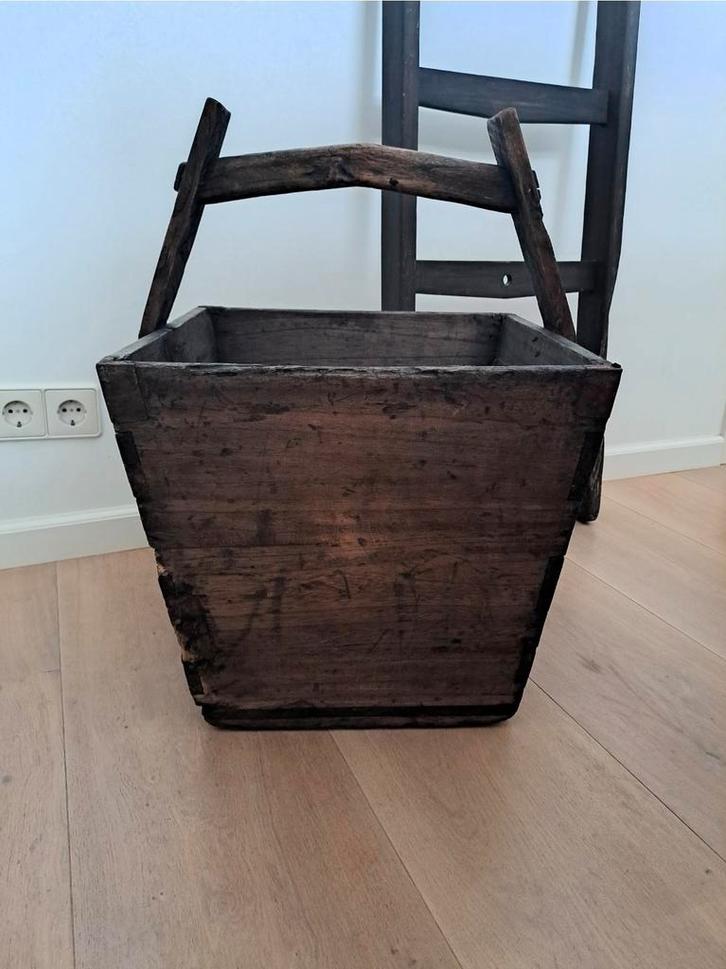 Stoere Houten Opbergbak - Krantenbak, Speelgoed, Decoratie, Antiek en Kunst, Curiosa en Brocante, Ophalen of Verzenden