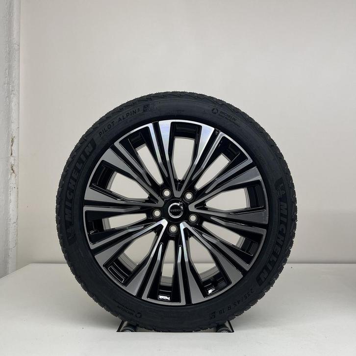 Volvo V60 / S60 - 18 inch - winterbanden NIEUW, Auto-onderdelen, Banden en Velgen, Banden en Velgen, Winterbanden, 18 inch, 235 mm