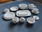 NIEUW 12 delig wit aardenwerk servies, Huis en Inrichting, Keuken | Servies, Nieuw, Ophalen of Verzenden, Bord(en), Effen