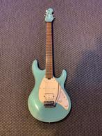 OLP by Music Man Sparkle Blue, Muziek en Instrumenten, Ophalen, Zo goed als nieuw, Solid body, Overige merken