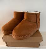 Snowboots camel cognac winterlaarzen imitatie Uggs nieuw 30, Jongen of Meisje, Nieuw, Ophalen of Verzenden, Laarzen