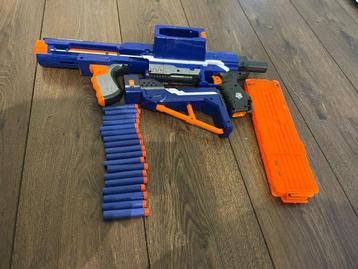 Nerf met verlenging en kogels beschikbaar voor biedingen