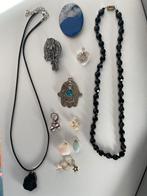 11 vintage sieraden Ketting Hanger Broche Oorbel zwart gitte, Met hanger, Zwart, Ophalen of Verzenden, Zo goed als nieuw