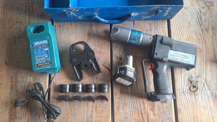 Uponor / unicor up75 accu perstang. Met Henco bekken., Auto diversen, Autogereedschap, Zo goed als nieuw, Ophalen of Verzenden