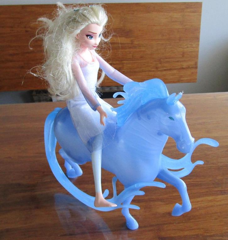 Disney Frozen 2 Elsa Doll with Nokk Water Horse – Hasbro, 30, Kinderen en Baby's, Speelgoed | Poppen, Zo goed als nieuw, Overige typen