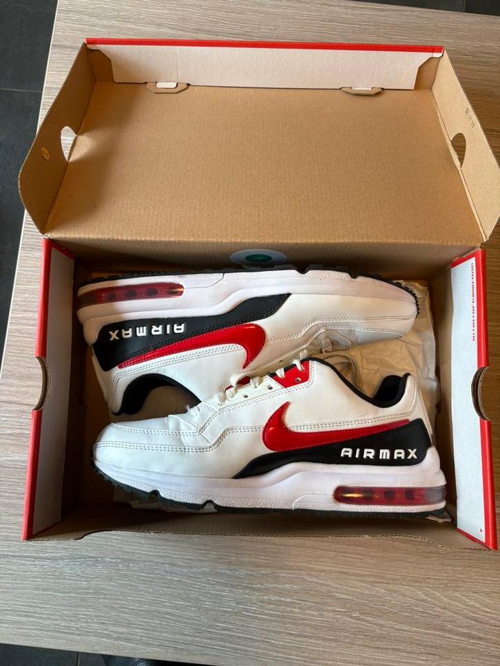Nike Air Max LTD 3 44,5 White/University Red-Black ZGAN, Kleding | Heren, Schoenen, Zo goed als nieuw, Sneakers of Gympen, Overige kleuren