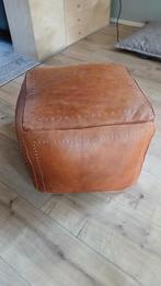 Vintage leren poef, Huis en Inrichting, Banken | Voetenbanken en Poefen, Minder dan 50 cm, Gebruikt, Ophalen of Verzenden, Vierkant