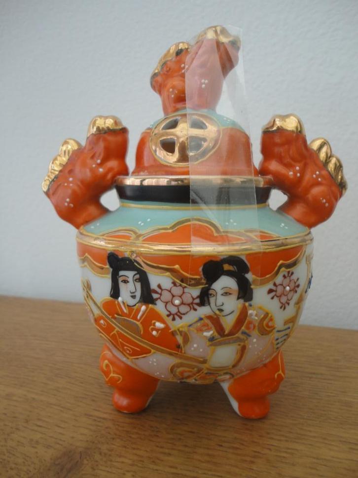 Wierook dekselpotje Satsuma afbeelding Geisha's, Antiek en Kunst, Antiek | Porselein, Ophalen of Verzenden