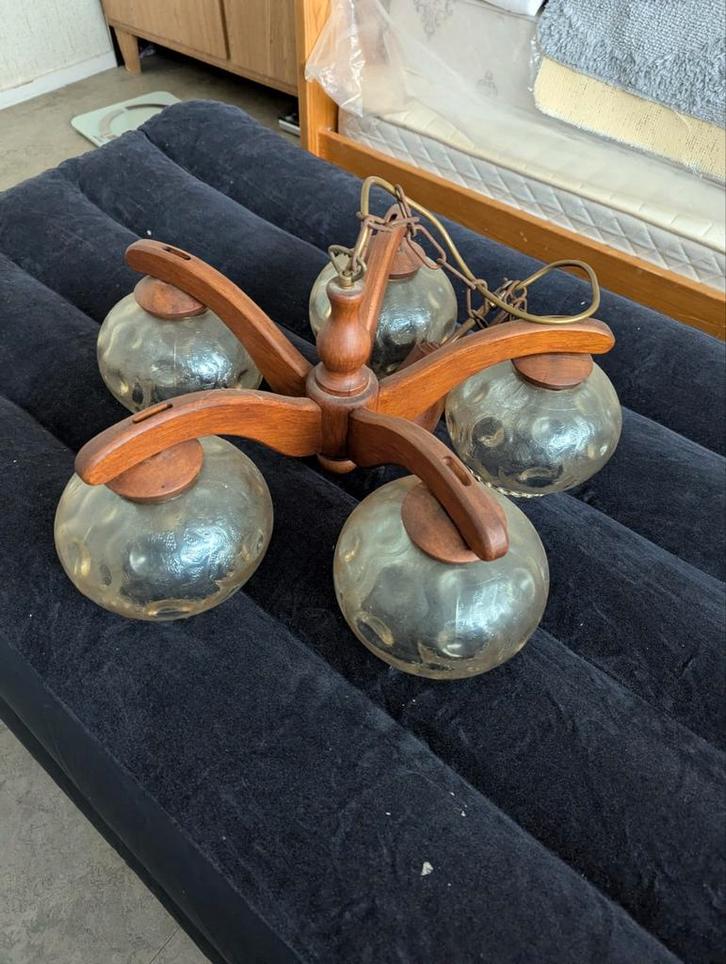 Vintage Houten Kroonluchter met Glazen Bollen, Huis en Inrichting, Lampen | Hanglampen, Ophalen of Verzenden