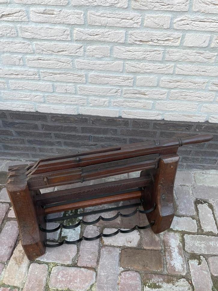 Smeedijzeren wijnrek van vlassnijder | eikenhout | 1850-1900, Antiek en Kunst, Antiek | Woonaccessoires, Ophalen