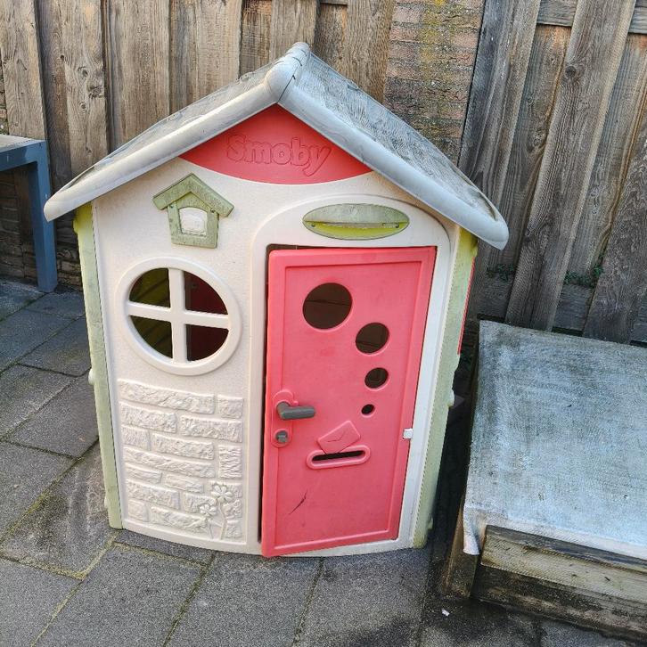 Smoby speelhuisje, Kinderen en Baby's, Speelgoed | Buiten | Speelhuisjes, Zo goed als nieuw, Kunststof, Ophalen