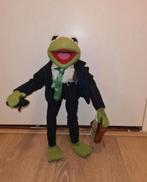 Kermit in tuxedo and suitcase 2004 jim henson. Vaste prijs!, Verzamelen, Poppen, Ophalen of Verzenden, Zo goed als nieuw, Pop