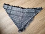 Grijze sjaal / shawl van Mala Alisha NIEUW, Mala Alisha, Ophalen of Verzenden, Zo goed als nieuw, Sjaal