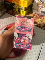 Halve Fusion Strike Booster Box, Hobby en Vrije tijd, Verzamelkaartspellen | Pokémon, Ophalen of Verzenden, Nieuw, Boosterbox