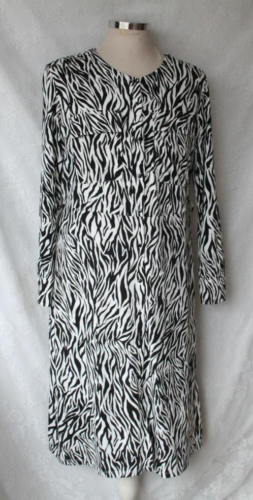 MOOIE zwart/witte zebraprint jurk maat L/xl/42 van freequent, Kleding | Dames, Jurken, Zo goed als nieuw, Maat 42/44 (L), Zwart