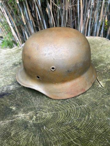 Duitse M40-helm WOII beschikbaar voor biedingen