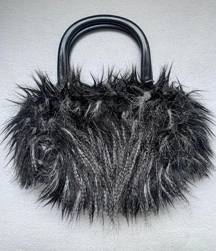Klein zwart tasje faux fur V&D - handtasje avondtasje, Sieraden, Tassen en Uiterlijk, Tassen | Damestassen, Zo goed als nieuw