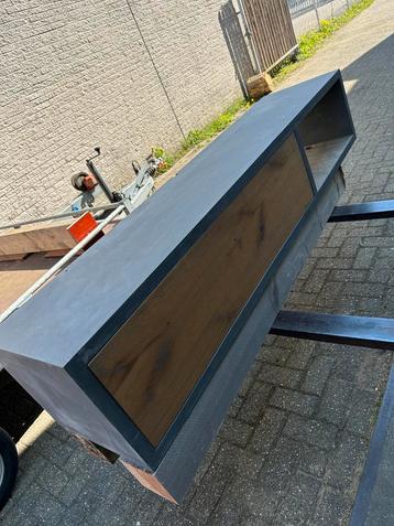 Tv meubel, betonstuc en eiken