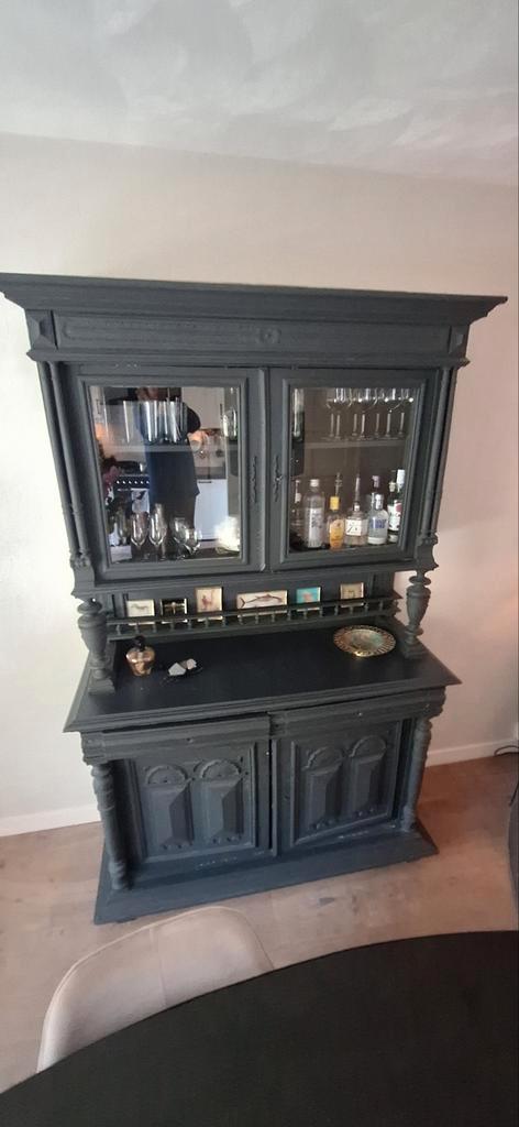 Oude vitrinekast - Zwart - Opknapper, Huis en Inrichting, Kasten | Buffetkasten, Ophalen