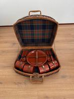 Zeer nette vintage picknickmand met servies, Ophalen, Zo goed als nieuw