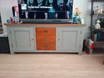 Massief houten dressoir met veel bergruimte, Huis en Inrichting, Kasten | Dressoirs, Ophalen, Gebruikt, 25 tot 50 cm