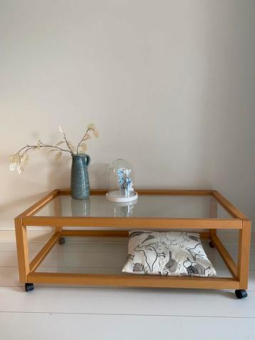 Massief beukenhouten salontafel beschikbaar voor biedingen