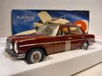 Mercedes Benz 220 Strich 8 W115 Sun Star Platinum 1:18 KRD, Hobby en Vrije tijd, Modelauto's | 1:18, Ophalen of Verzenden, Zo goed als nieuw
