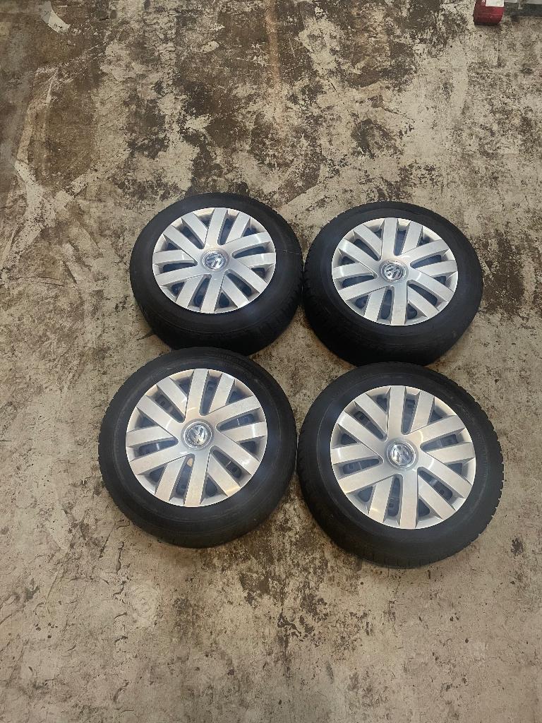 Volkswagen polo winterbanden, Auto-onderdelen, Banden en Velgen, Ophalen, Gebruikt, 15 inch, Banden en Velgen