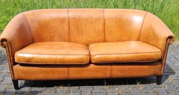 Oude Chesterfield bank schapenleer BEZORGING GRATIS  beschikbaar voor biedingen