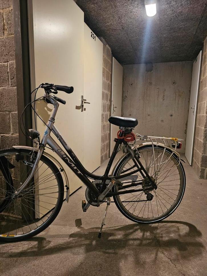 Oude damesfiets - Opknapper, Fietsen en Brommers, Fietsen | Dames | Sportfietsen en Toerfietsen, Gebruikt, Overige merken, Minder dan 10 versnellingen