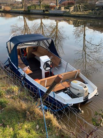 Stoere stalen grachten sloep met Honda 6pk 4T 2cylinder beschikbaar voor biedingen