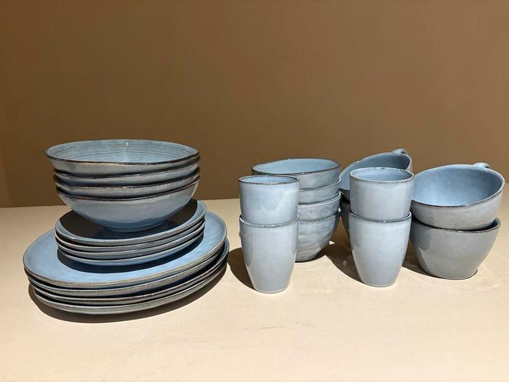 Serviesset 40-delig - Compleet!, Huis en Inrichting, Keuken | Servies, Zo goed als nieuw, Compleet servies, Effen, Keramiek, Ophalen