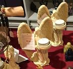 Staande Engel met theelicht houder 17 cm H / 14 cm Br.€24,95, Ophalen of Verzenden, Nieuw, Religie