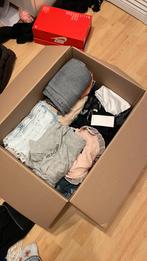 Doos met 38 kledingsstuks, Ophalen, Gedragen