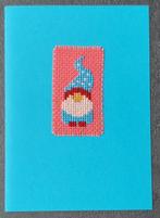 kaart met geborduurde gnoom (1820), Hobby en Vrije tijd, Kaarten | Zelfgemaakt, Ophalen of Verzenden, Nieuw, Overige thema's