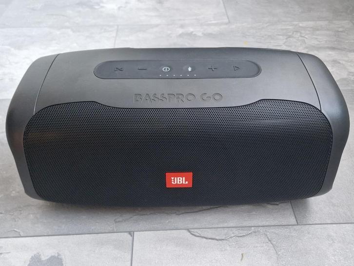 JBL BASSPRO GO met oplader, Auto diversen, Autospeakers, Zo goed als nieuw, Ophalen