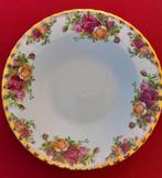 Royal Albert Old Country Roses. Diep bord, Ophalen of Verzenden, Zo goed als nieuw, Porselein, Bord of Schaal