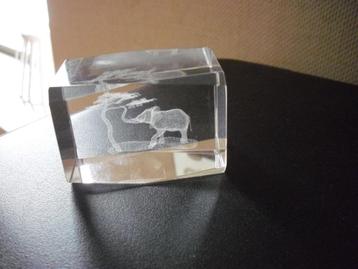 Glazen press papier / laserblok.-Olifant beschikbaar voor biedingen