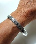 Oud zilveren bangle armband: opengewerkt floraal motief, Ophalen of Verzenden, Zilver, Armband