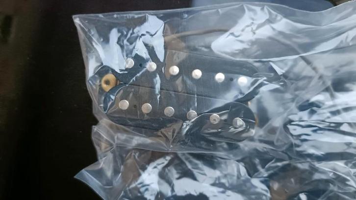 Ibanez gio GAX70 dimarzio 107 element+de originele, Muziek en Instrumenten, Snaarinstrumenten | Gitaren | Elektrisch, Gebruikt